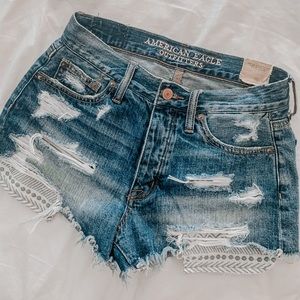 VINTAGE JEAN SHORTS